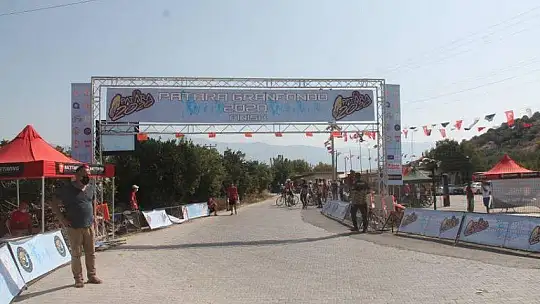 ZORLU PARKURDA PEDAL ÇEVİRDİLER