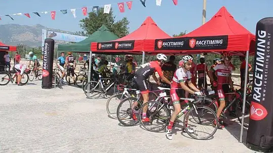 ZORLU PARKURDA PEDAL ÇEVİRDİLER