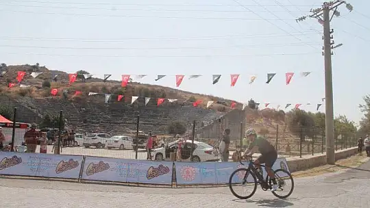 ZORLU PARKURDA PEDAL ÇEVİRDİLER