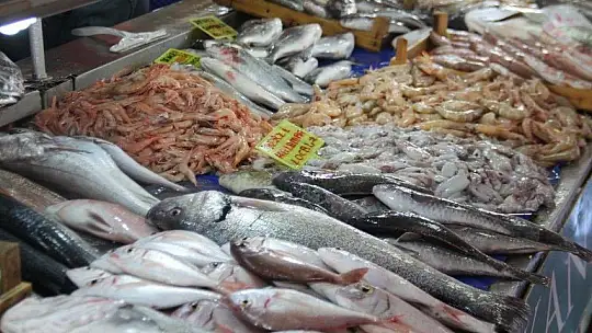 Balık av sezonun açılması ile tezgahlar şenlendi