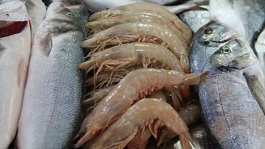 Balık av sezonun açılması ile tezgahlar şenlendi