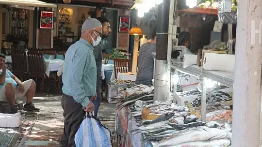 Balık av sezonun açılması ile tezgahlar şenlendi