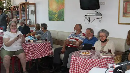 Işık Taban FETAV'ın düzenlediği 'Not Defteri' söyleşilerinde sevenleri ile buluştu