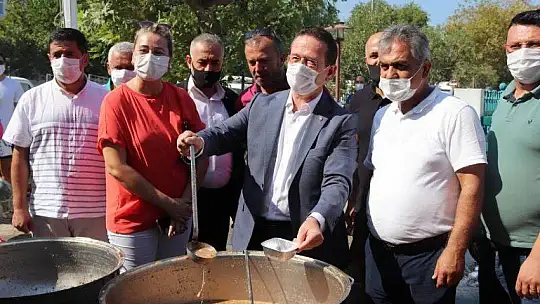 Geleneksel aşure etkinliğine yoğun katılım oldu