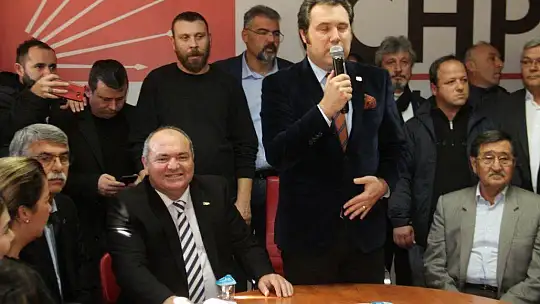 Mehmet Demir Sevgisi Sokağa Taştı