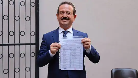 İlçe Başkanı Öztürk mazbatasını aldı