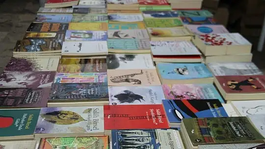 Şair Ataol Behramoğlu İle Şarkıcı Mehtap Meral Sevenleriyle Buluştu