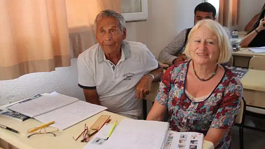 Bizim Yabancılar Türkçe öğreniyor