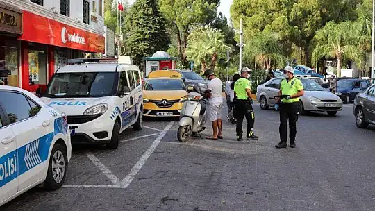 FETHİYE'DE TRAFİK EKİPLERİ UYGULAMA YAPTI