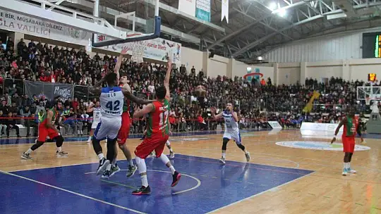 Lokman Hekim Fethiye Belediyespor ilk yarıyı lider tamamladı 83-80