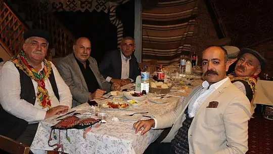 ''Türkiye Cumhuriyeti Kıl Çadır Altında Kurulmuştur''