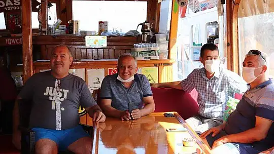 İLÇE BAŞKANI DEMİR'DEN MUHTARLARA JEST