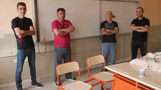 İzolasyondaki Memurlardan Örnek Davranış