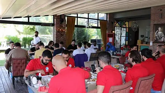 MAÇTAN ÖNCE MORAL KAHVALTISI