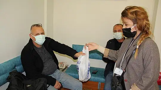 Milas Belediyesi'nden esnaflara hediye paketi