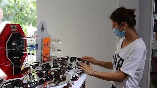 GÜNEŞ GÖZLÜKLERİNDE YAZ SONU KAMPANYASI