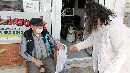 Milas Belediyesi'nden esnaflara hediye paketi
