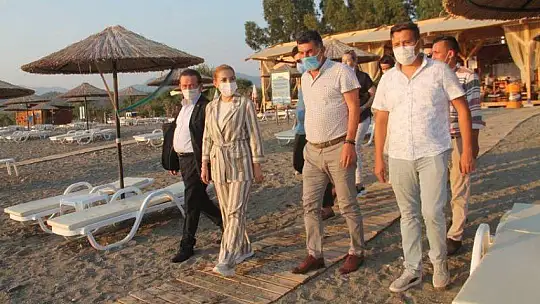 AK PARTİLİ GÖKCAN, KARAOT PLAJI'NDA İNCELEMELERDE BULUNDU