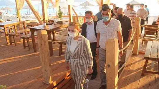 AK PARTİLİ GÖKCAN, KARAOT PLAJI'NDA İNCELEMELERDE BULUNDU