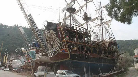 Tur tekneleri turizm sezonuna hazırlanıyor