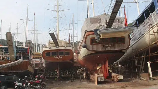 Tur tekneleri turizm sezonuna hazırlanıyor