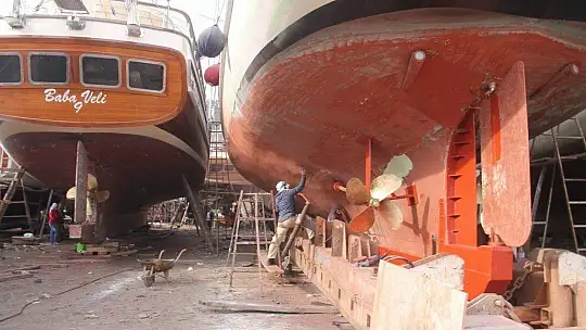 Tur tekneleri turizm sezonuna hazırlanıyor