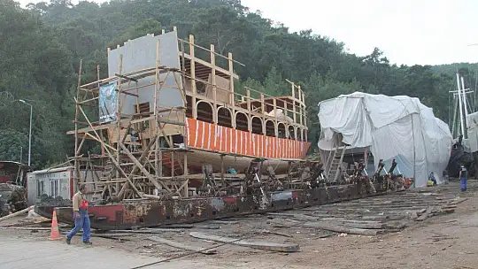 Tur tekneleri turizm sezonuna hazırlanıyor