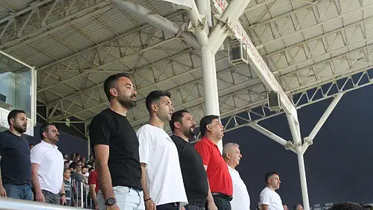 ZORLU KARŞILAŞMA BAŞLADI