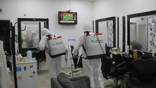 Fethiye'de berber ve kuaförler dezenfekte edildi