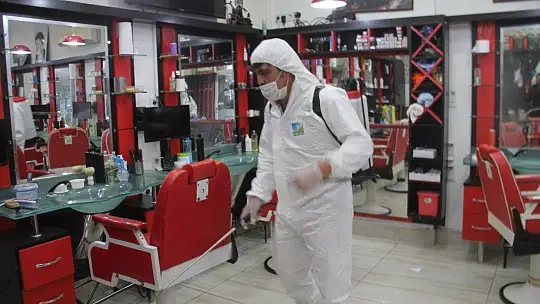 Fethiye'de berber ve kuaförler dezenfekte edildi