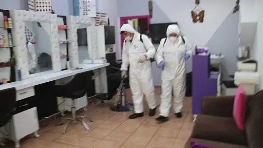 Fethiye'de berber ve kuaförler dezenfekte edildi