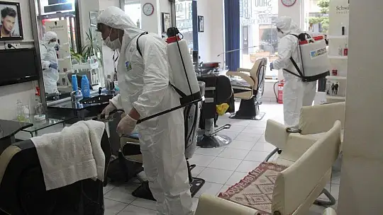 Fethiye'de berber ve kuaförler dezenfekte edildi