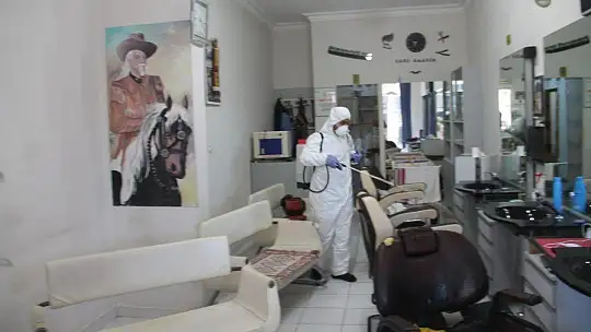 Fethiye'de berber ve kuaförler dezenfekte edildi