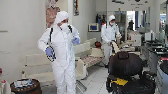 Fethiye'de berber ve kuaförler dezenfekte edildi