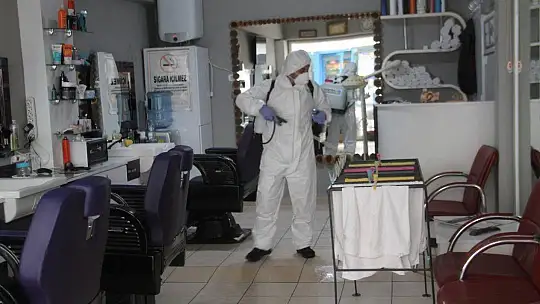 Fethiye'de berber ve kuaförler dezenfekte edildi