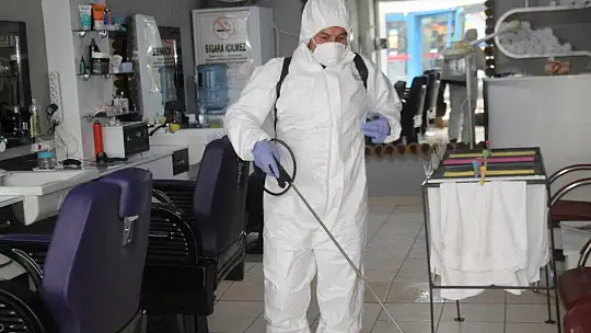 Fethiye'de berber ve kuaförler dezenfekte edildi