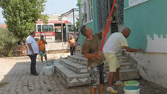 CHP Fethiye Mustafa Dal Camii'ni boyatıyor