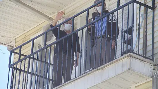 Huzurevi'ndeki Anneler ''Sarılamasak da Kalplerimiz Evlatlarımızla''