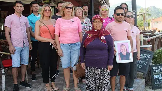 Kanserden ölen İskoç Turist için yürüdüler