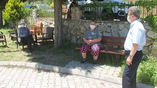 Huzurevi'ndeki Anneler ''Sarılamasak da Kalplerimiz Evlatlarımızla''