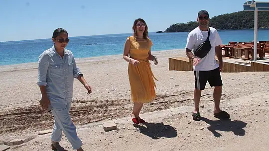 Rus Çift ''İyi ki Türkiye'deyiz''