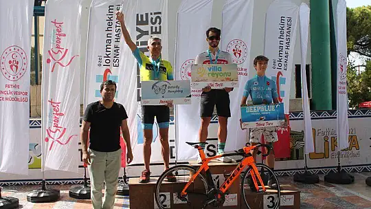 DERECEYE GİREN SPORCULAR ÖDÜLLERİNİ ALDI 