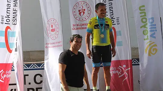 DERECEYE GİREN SPORCULAR ÖDÜLLERİNİ ALDI 