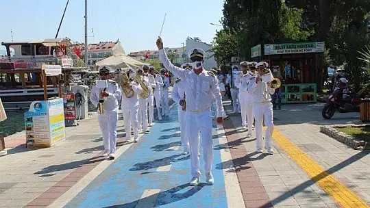 CHP ve STK'ların Zafer Bayramı coşkusu