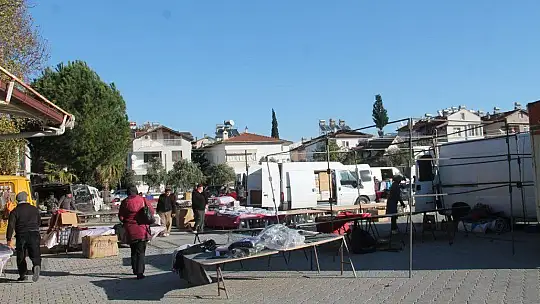 Salı Pazarı'nda Çadırlar Kurulamadı