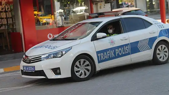 Fethiye'de Sokağa Çıkacak Yaşlılara Anonsla Uyarı