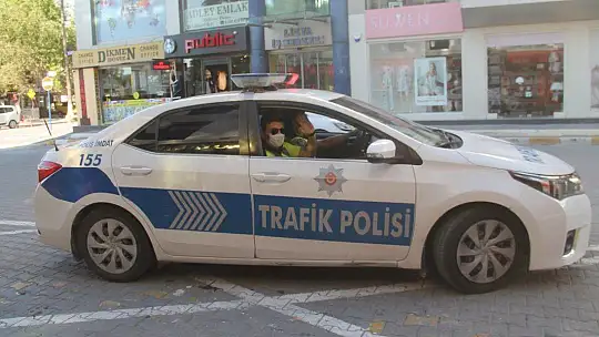 Fethiye'de Sokağa Çıkacak Yaşlılara Anonsla Uyarı