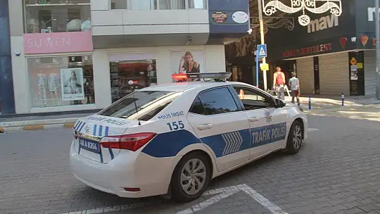 Fethiye'de Sokağa Çıkacak Yaşlılara Anonsla Uyarı