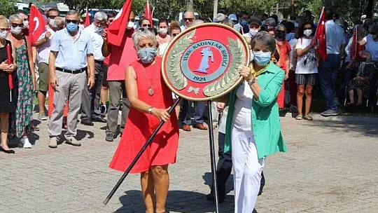 CHP ve STK'ların Zafer Bayramı coşkusu