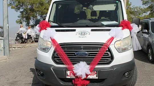 MUTLULUKLARINI BÖYLE ÖLÜMSÜZLEŞTİRDİLER